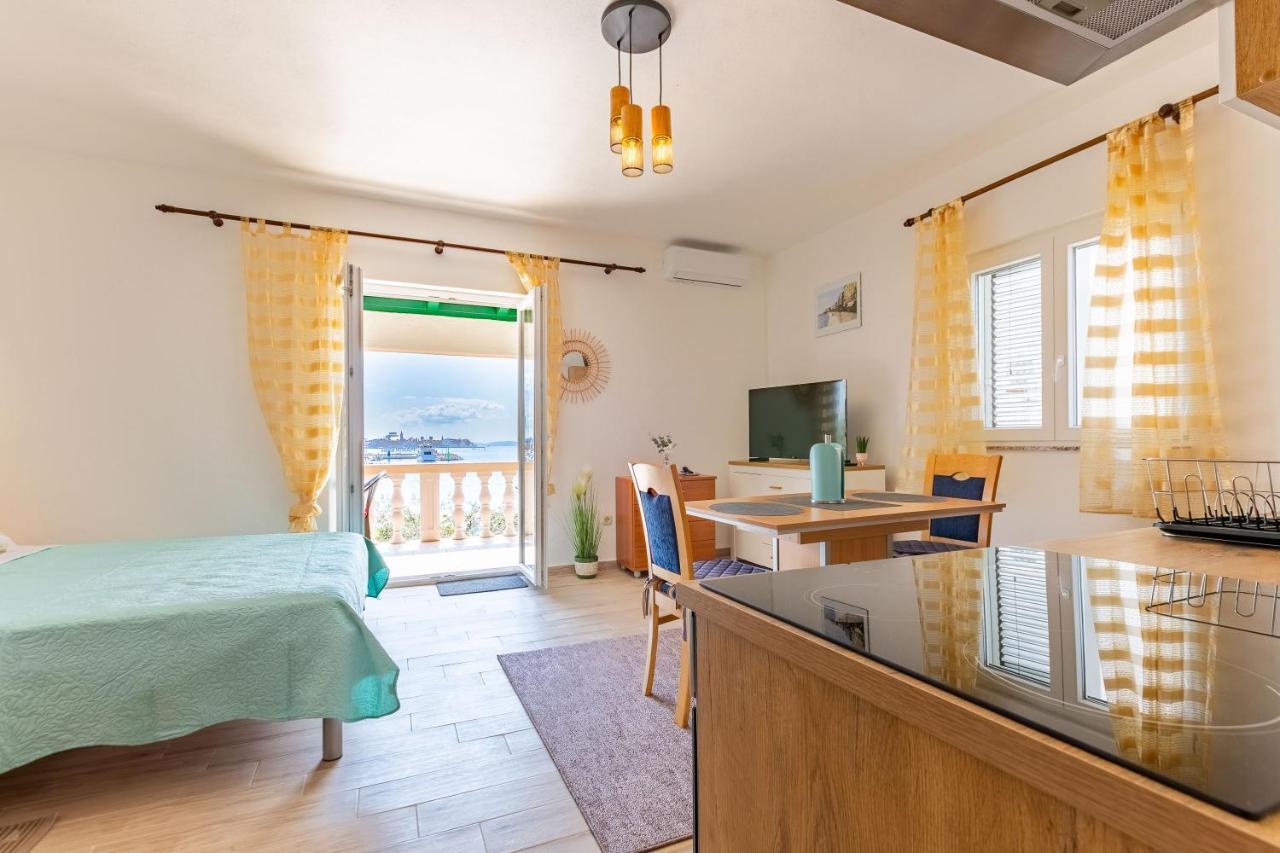 Mare-More Studio W Balcony And Beach Front And View Задар Екстер'єр фото